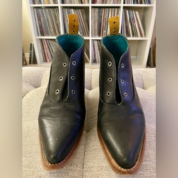 Pakaufman Size 8 Black Heeled Ankle Boots - No Laces - Picture 2 of 7